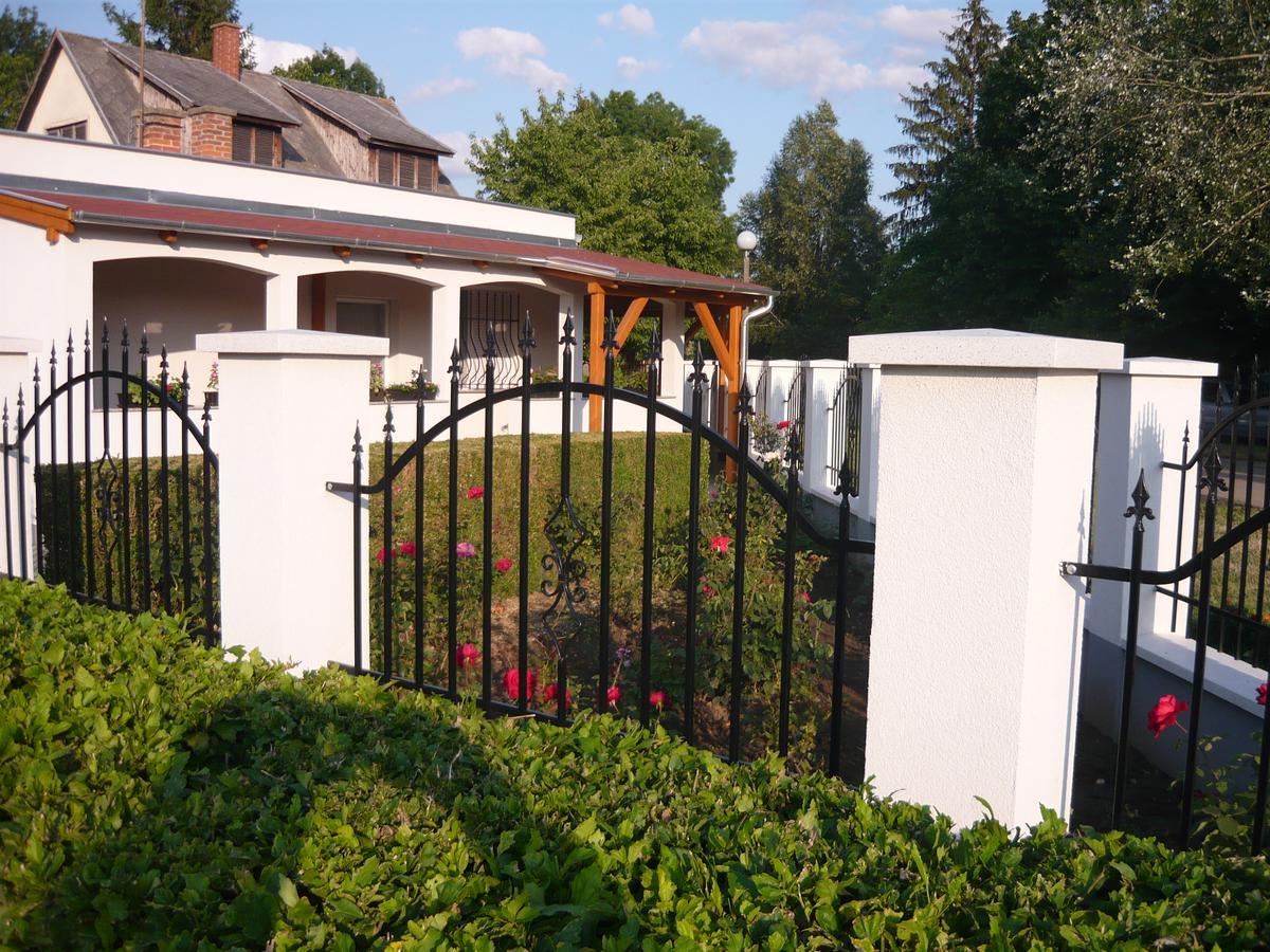 Keresztmama Haza Appartement Hajdúszoboszló Buitenkant foto